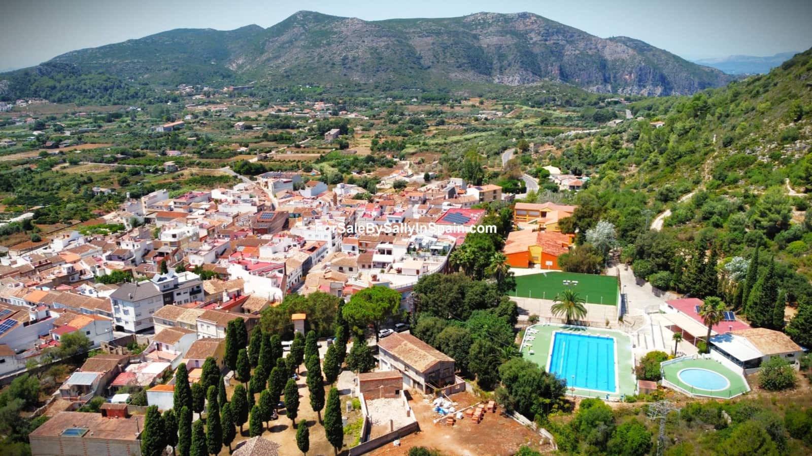 4 Zimmer Villa zu verkaufen in Simat de la Valldigna mit Garage - 149.000 € (Ref: 9395262)