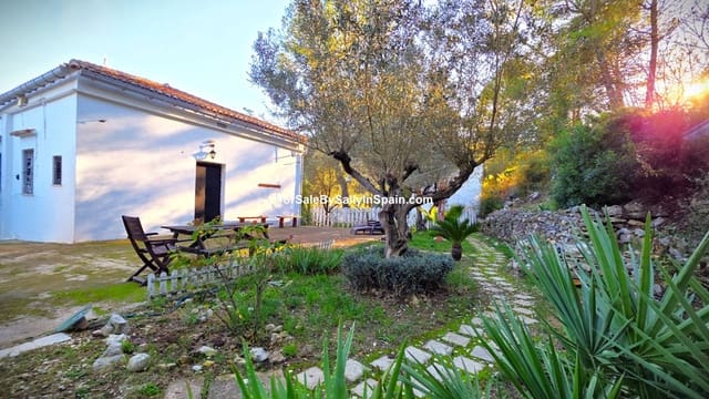 Chalet de 4 habitaciones en Simat de la Valldigna en venta con garaje - 149.000 € (Ref: 9395262)