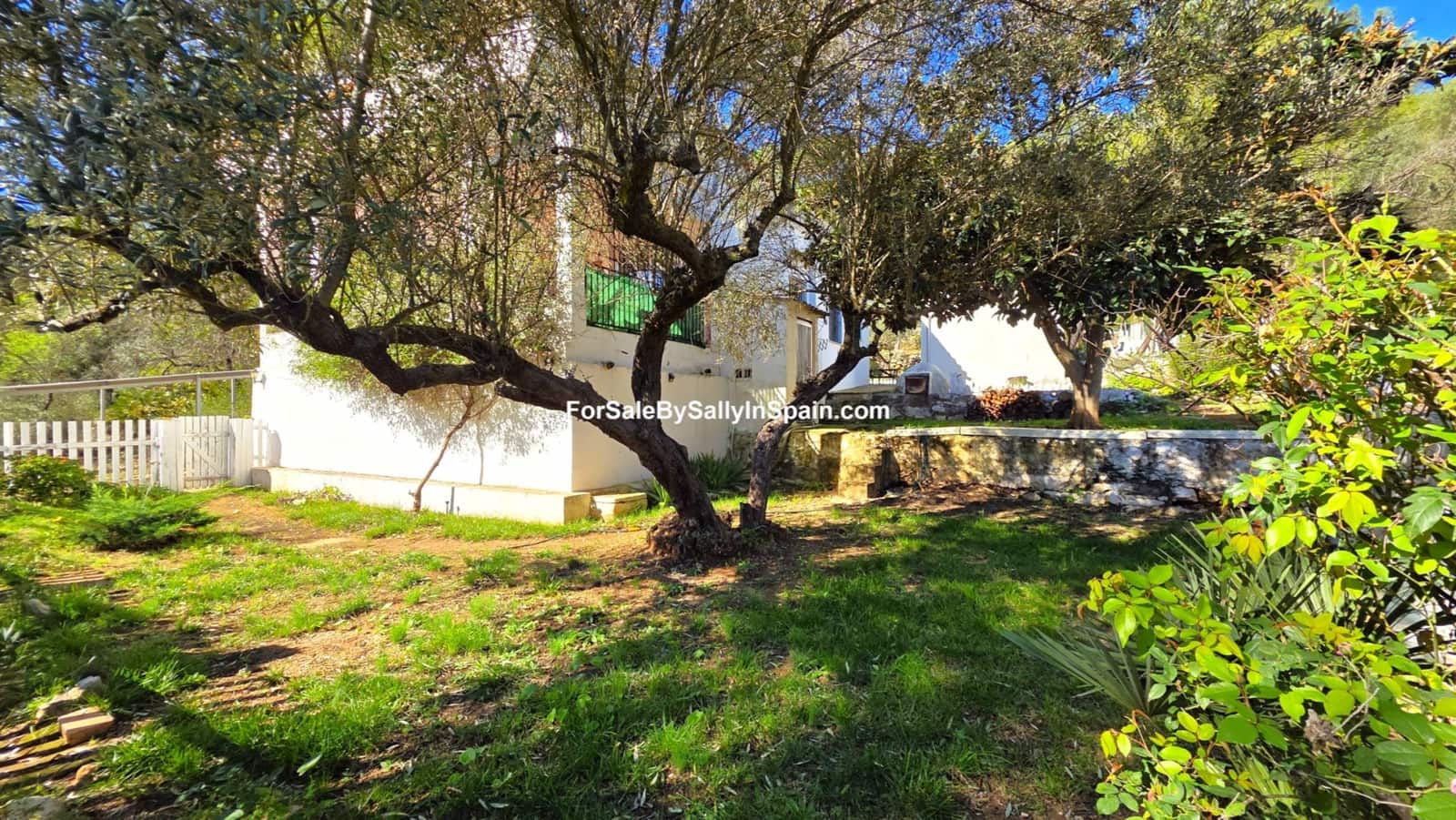 4 Zimmer Villa zu verkaufen in Simat de la Valldigna mit Garage - 149.000 € (Ref: 9395262)