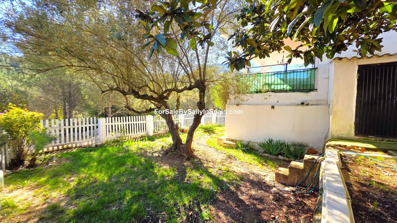 4 Zimmer Villa zu verkaufen in Simat de la Valldigna mit Garage - 149.000 € (Ref: 9395262)