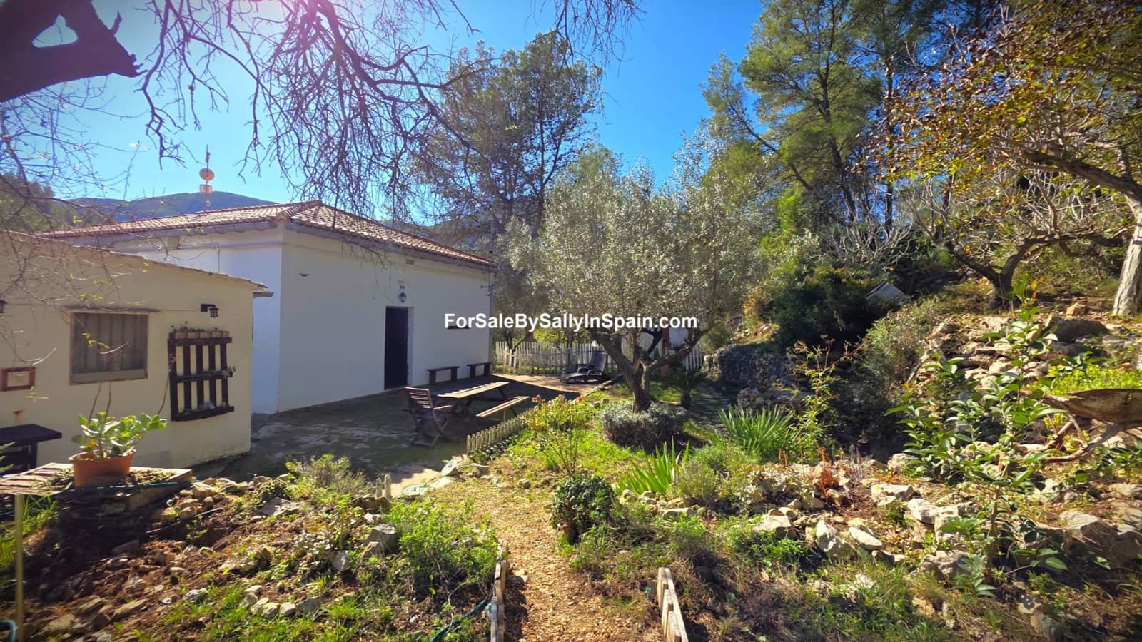 4 Zimmer Villa zu verkaufen in Simat de la Valldigna mit Garage - 149.000 € (Ref: 9395262)