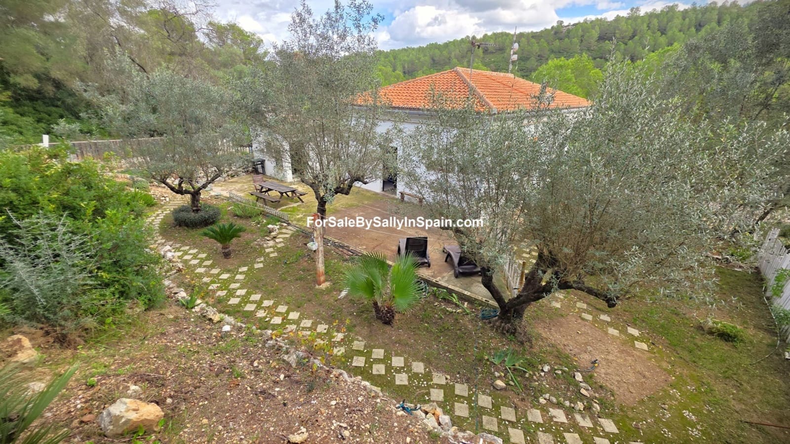 4 Zimmer Villa zu verkaufen in Simat de la Valldigna mit Garage - 149.000 € (Ref: 9395262)