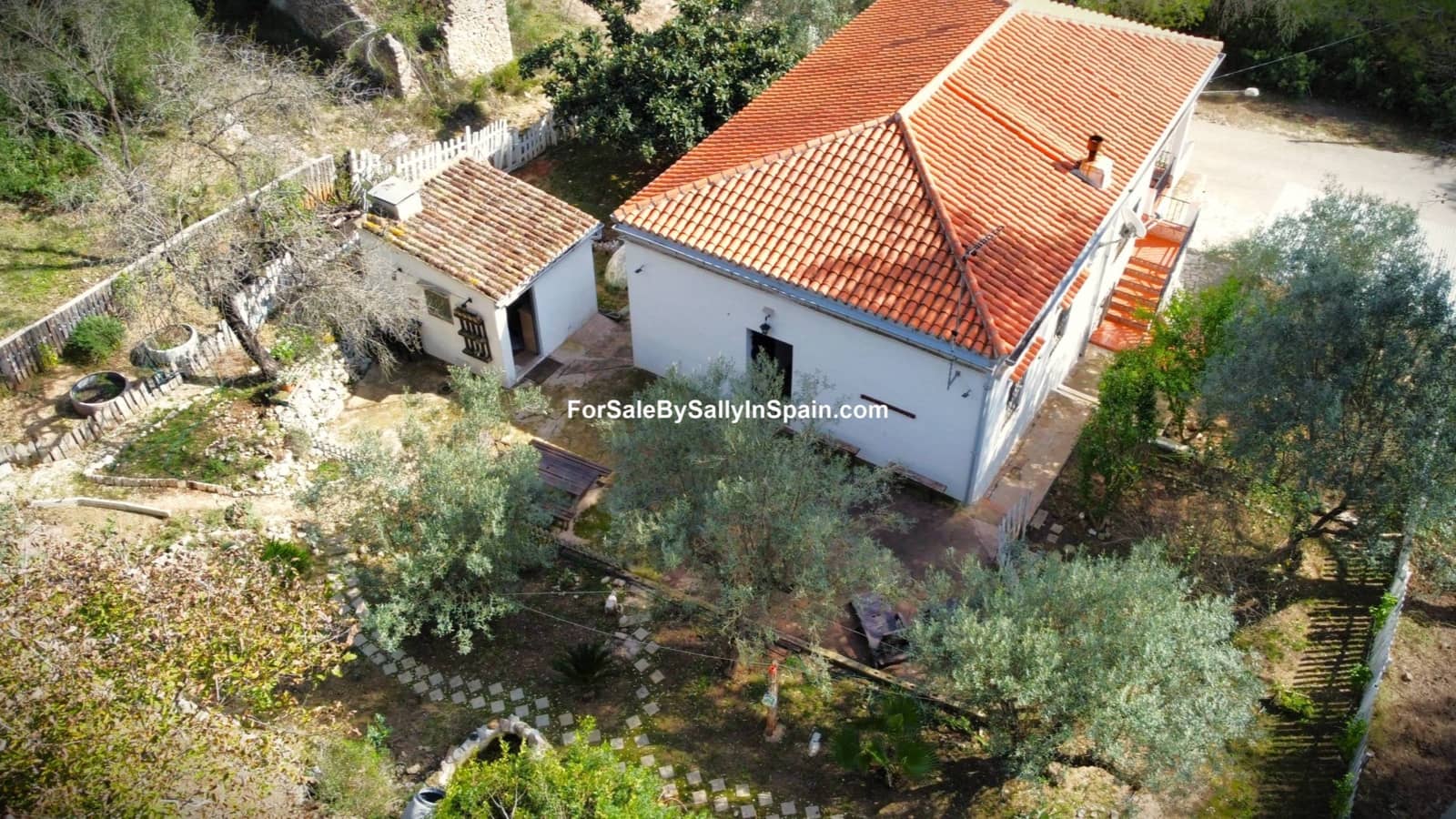 4 Zimmer Villa zu verkaufen in Simat de la Valldigna mit Garage - 149.000 € (Ref: 9395262)