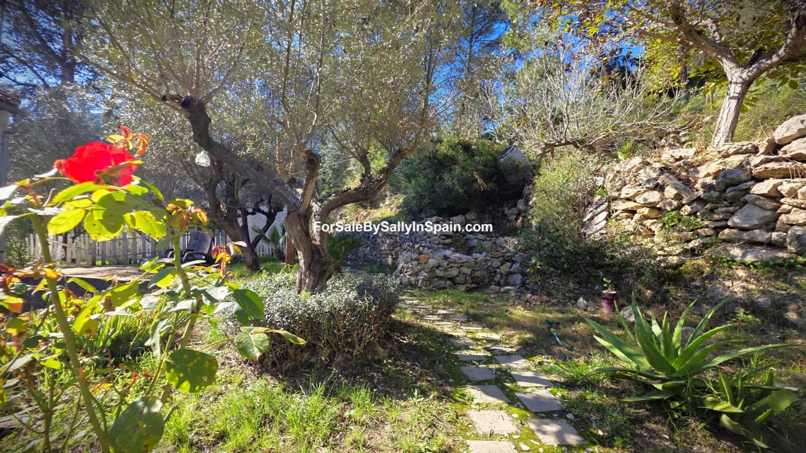 4 Zimmer Villa zu verkaufen in Simat de la Valldigna mit Garage - 149.000 € (Ref: 9395262)