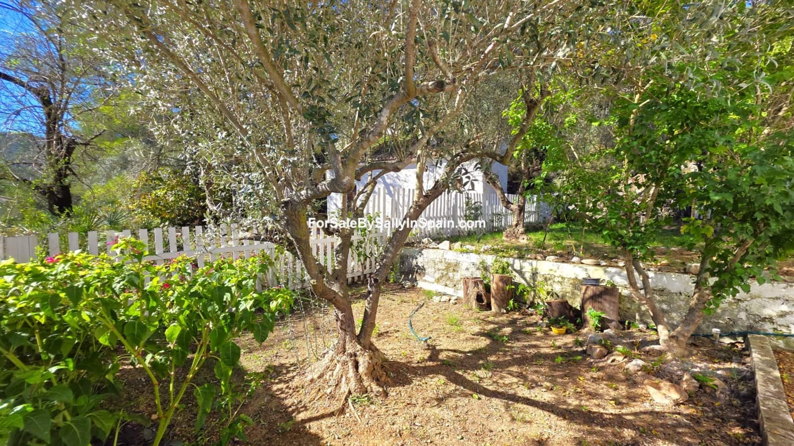 4 Zimmer Villa zu verkaufen in Simat de la Valldigna mit Garage - 149.000 € (Ref: 9395262)