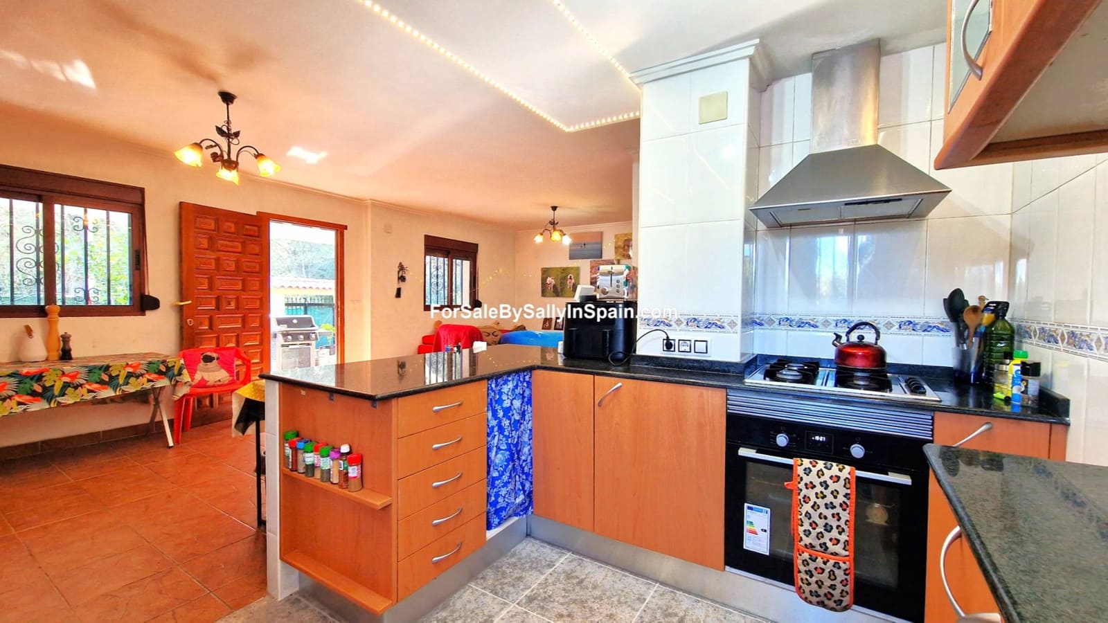 4 bedroom Villa for sale in Villalonga with pool - € 240,000 (Ref: 9396803)