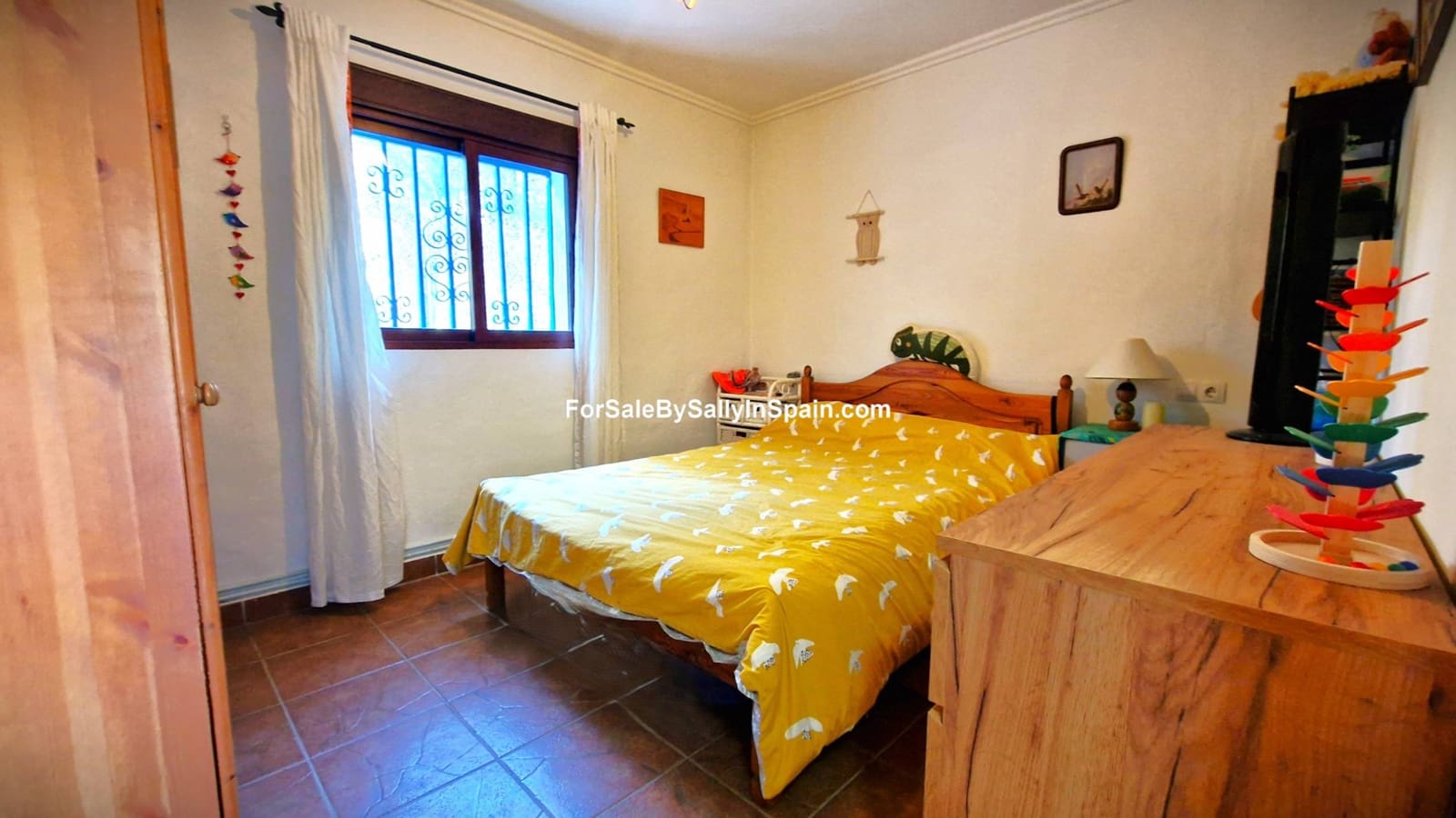 4 bedroom Villa for sale in Villalonga with pool - € 240,000 (Ref: 9396803)