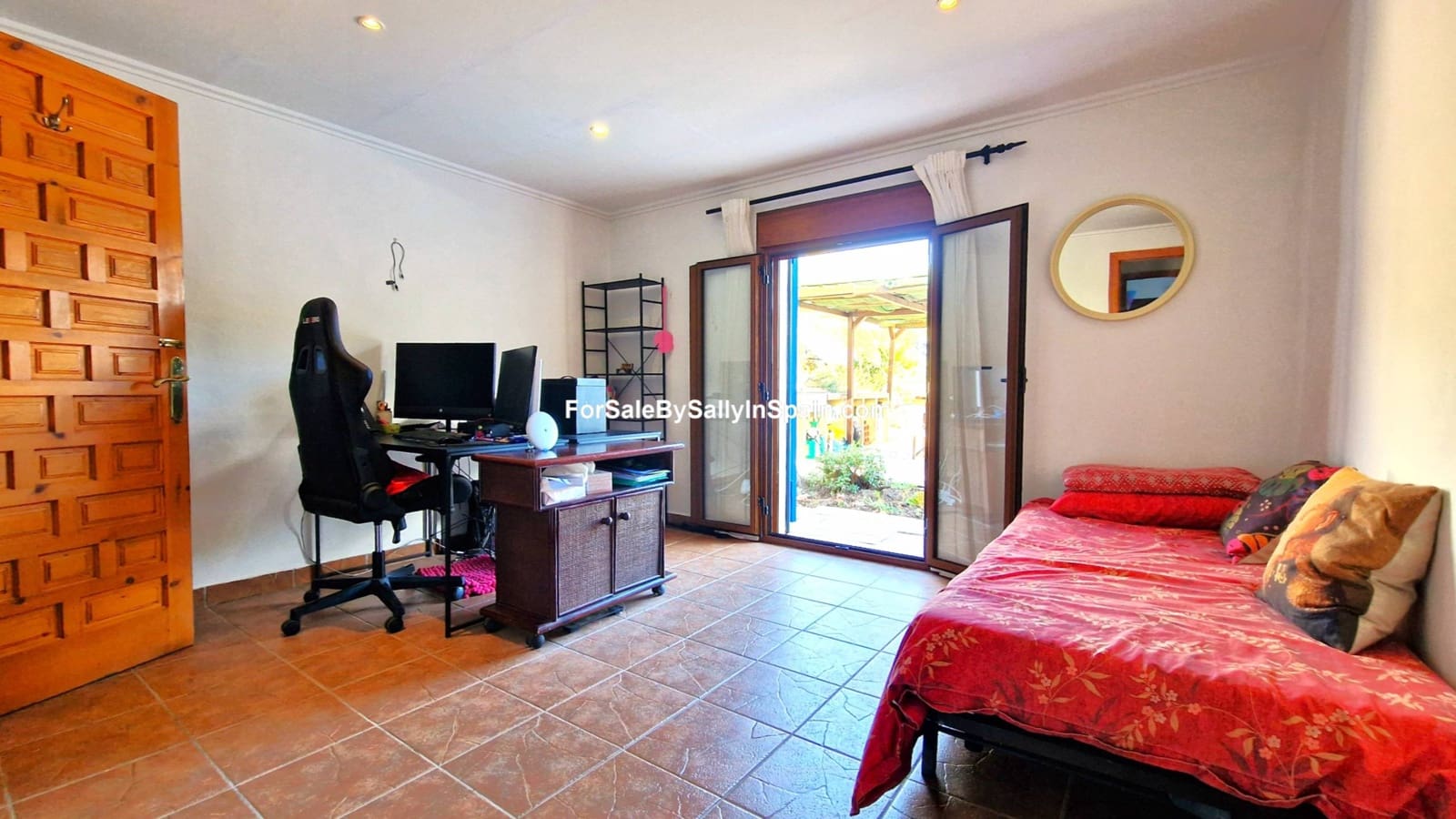 4 bedroom Villa for sale in Villalonga with pool - € 240,000 (Ref: 9396803)