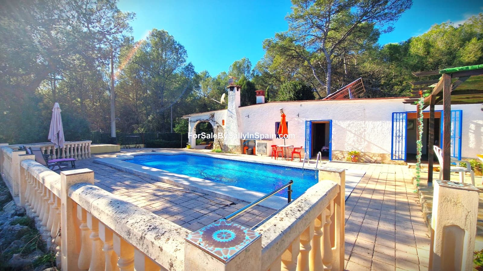 4 bedroom Villa for sale in Villalonga with pool - € 240,000 (Ref: 9396803)