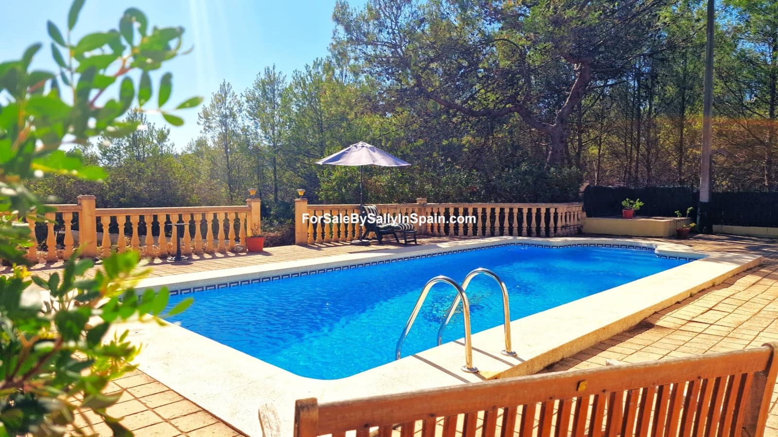 4 bedroom Villa for sale in Villalonga with pool - € 240,000 (Ref: 9396803)