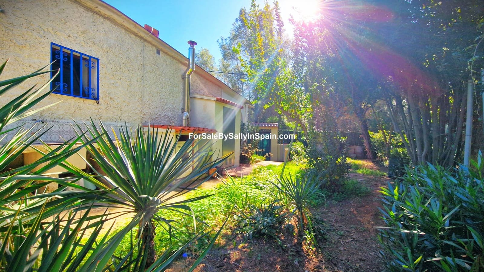 4 bedroom Villa for sale in Villalonga with pool - € 240,000 (Ref: 9396803)