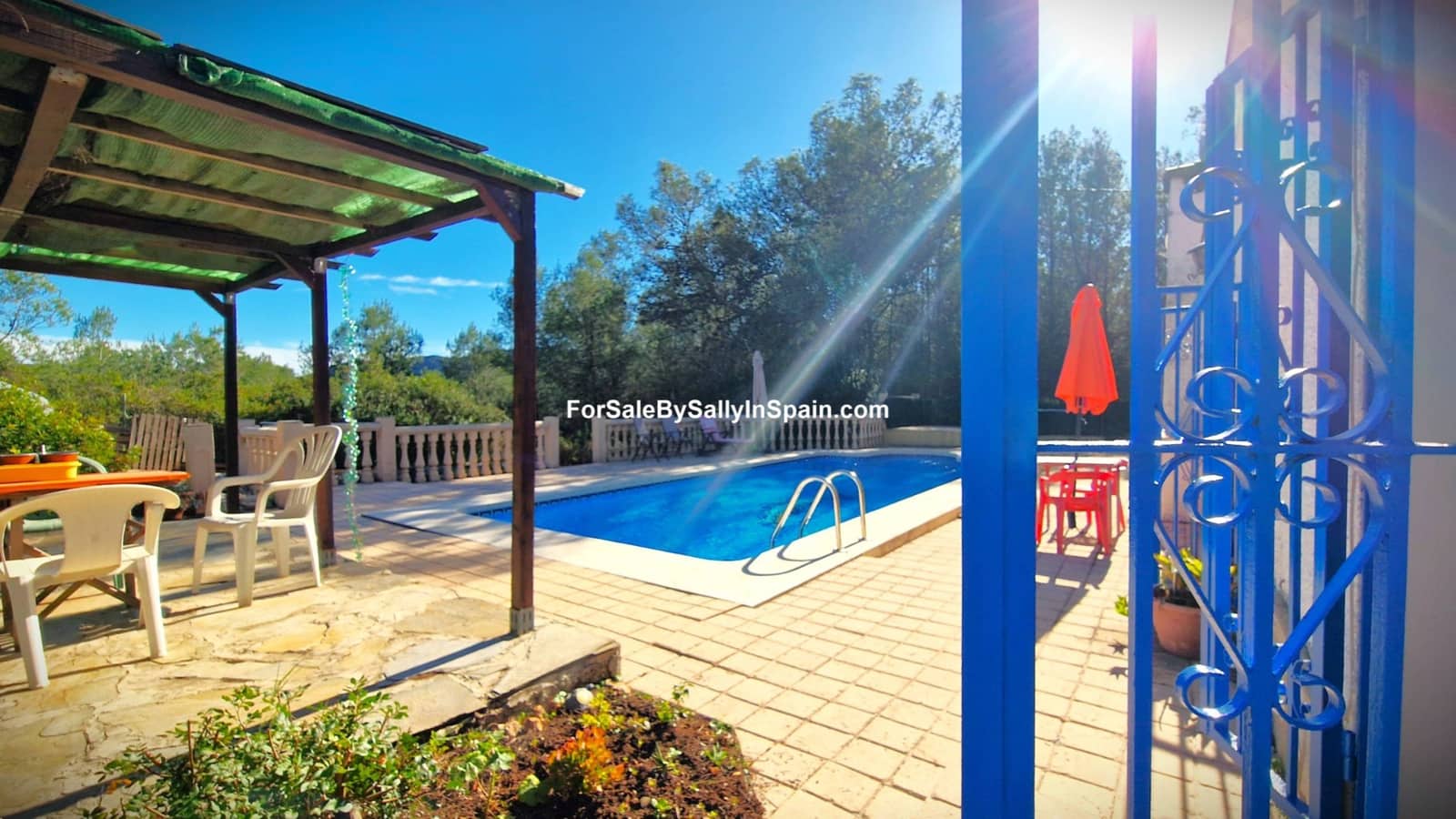 4 bedroom Villa for sale in Villalonga with pool - € 240,000 (Ref: 9396803)