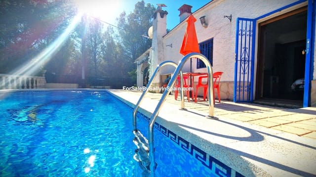 4 bedroom Villa for sale in Villalonga with pool - € 240,000 (Ref: 9396803)