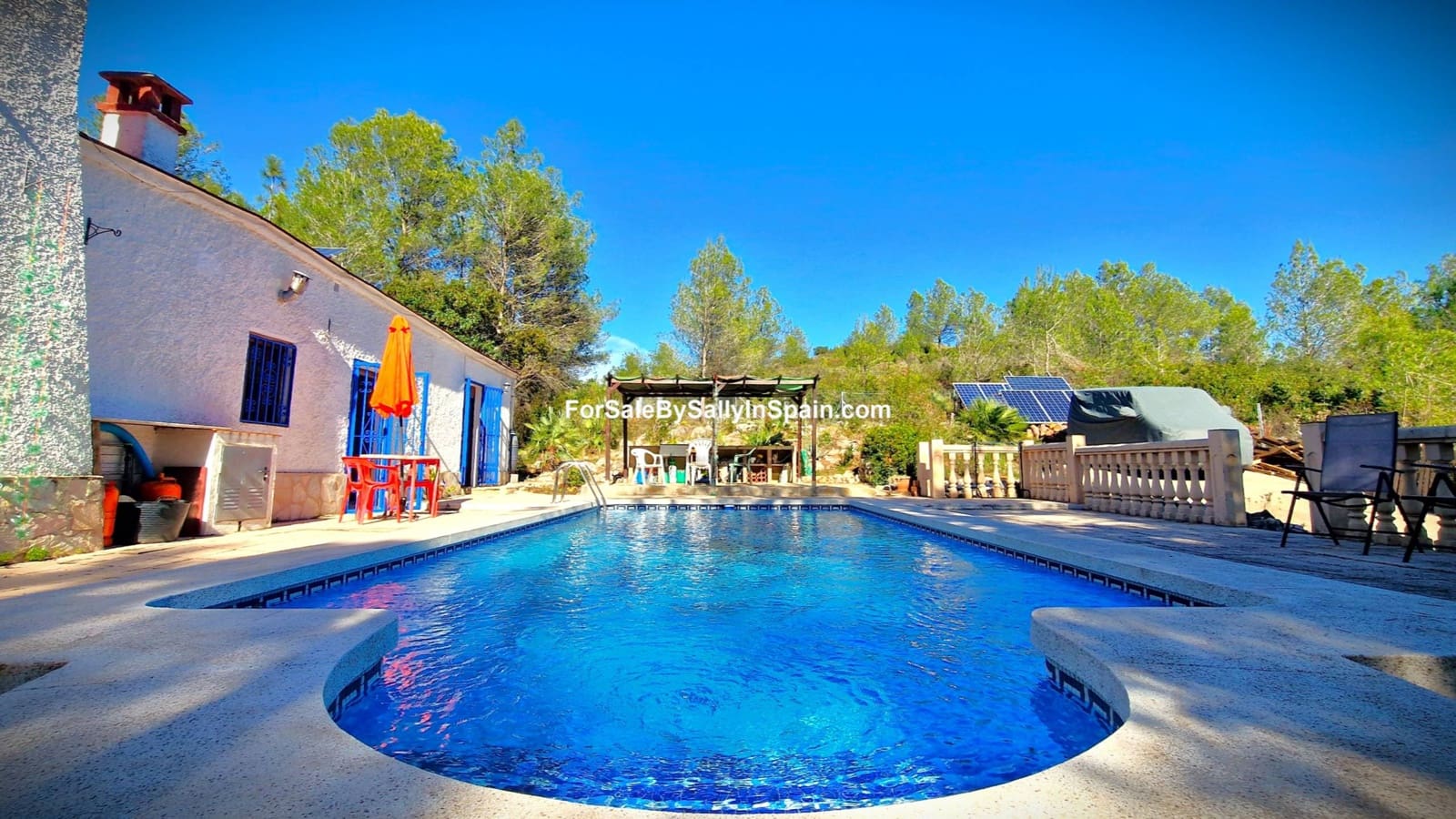 4 bedroom Villa for sale in Villalonga with pool - € 240,000 (Ref: 9396803)