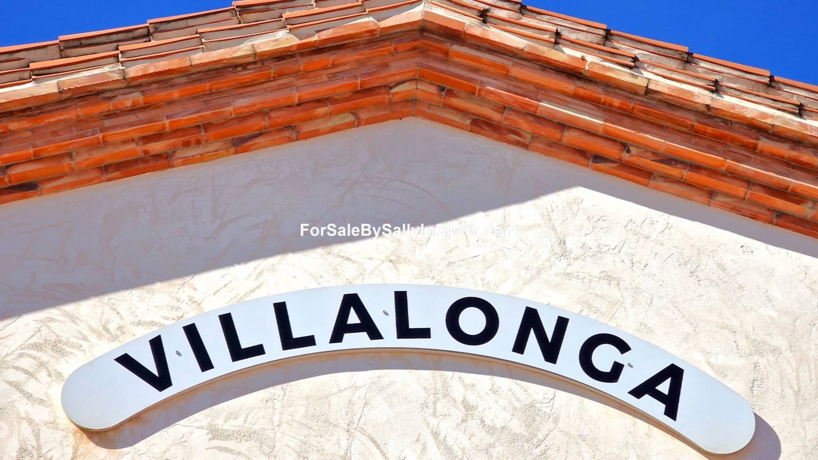 4 bedroom Villa for sale in Villalonga with pool - € 240,000 (Ref: 9396803)