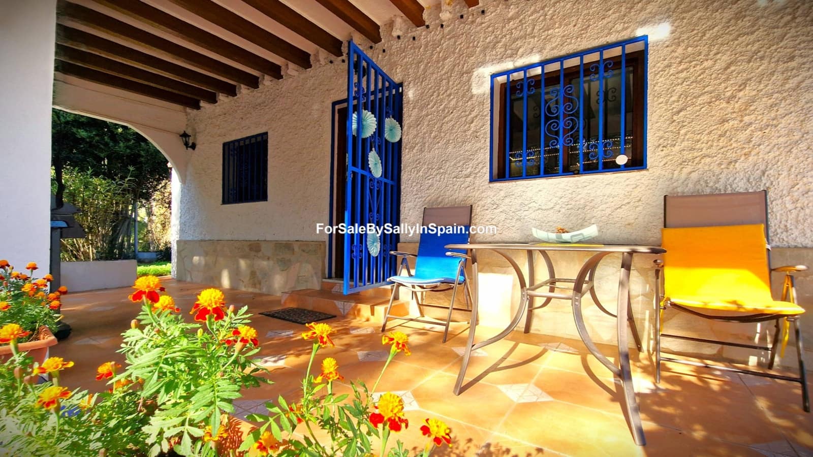 4 bedroom Villa for sale in Villalonga with pool - € 240,000 (Ref: 9396803)