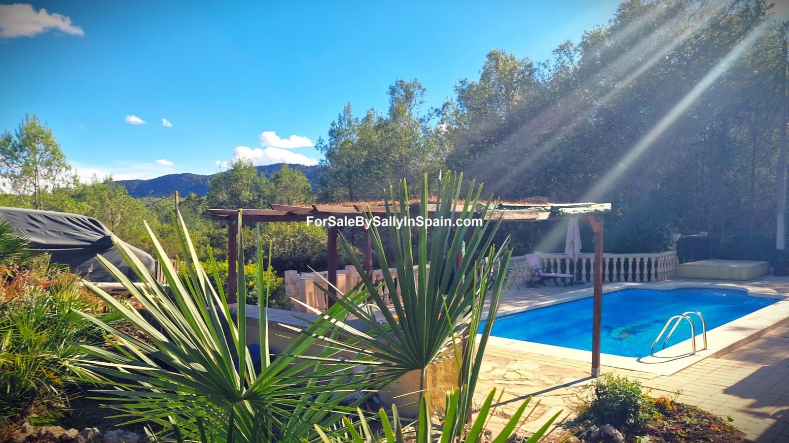 4 bedroom Villa for sale in Villalonga with pool - € 240,000 (Ref: 9396803)