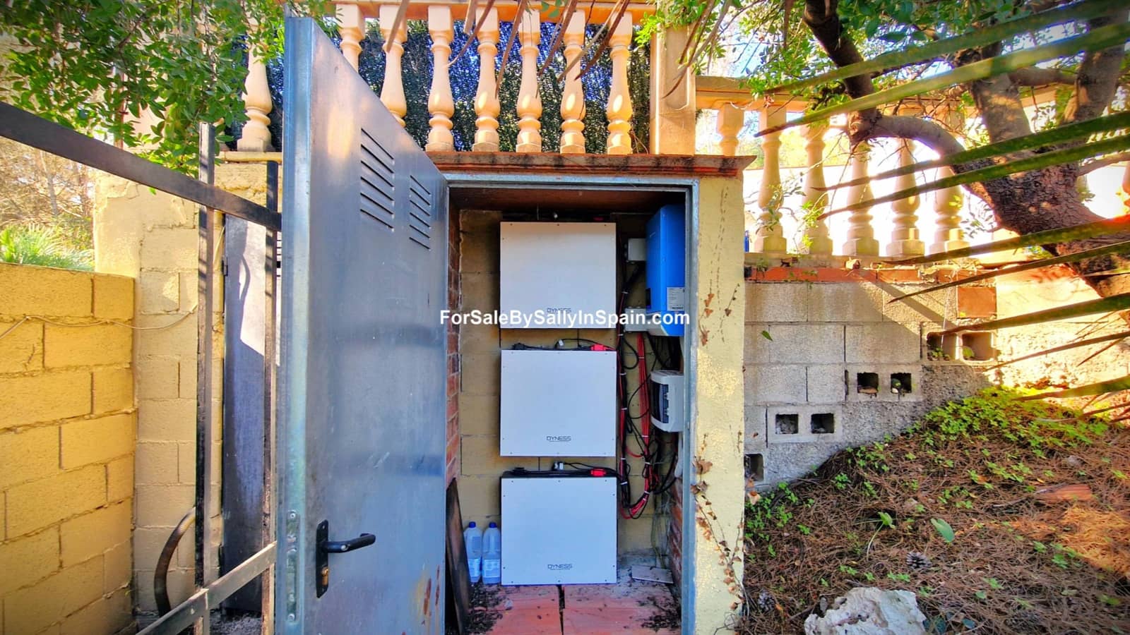 4 bedroom Villa for sale in Villalonga with pool - € 240,000 (Ref: 9396803)