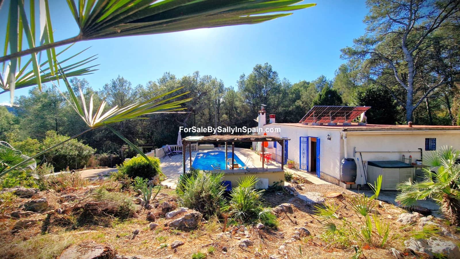 4 bedroom Villa for sale in Villalonga with pool - € 240,000 (Ref: 9396803)