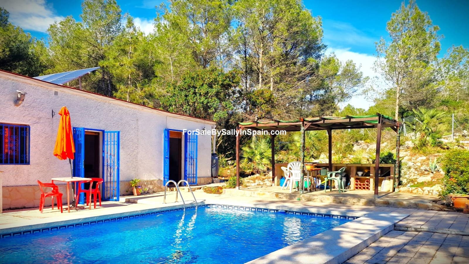 4 bedroom Villa for sale in Villalonga with pool - € 240,000 (Ref: 9396803)