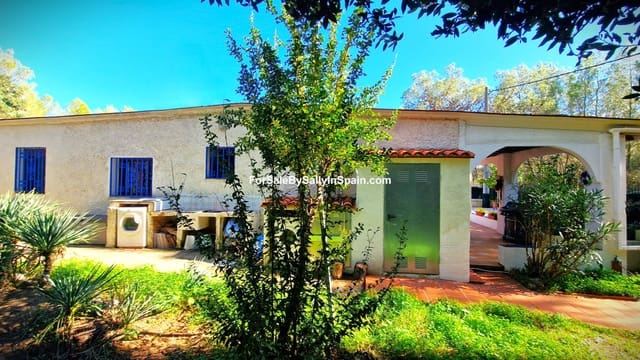 4 bedroom Villa for sale in Villalonga with pool - € 240,000 (Ref: 9396803)