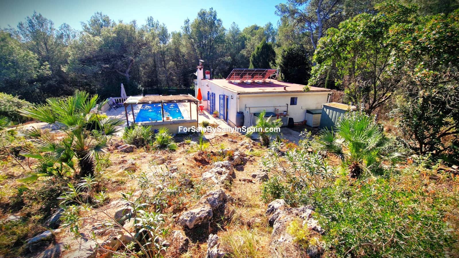 4 bedroom Villa for sale in Villalonga with pool - € 240,000 (Ref: 9396803)