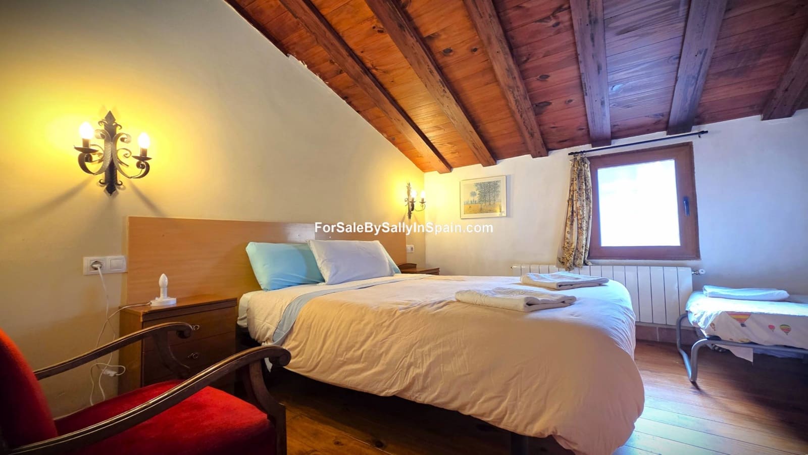 5 bedroom Townhouse for sale in Palomar with pool - € 249,000 (Ref: 9396804)