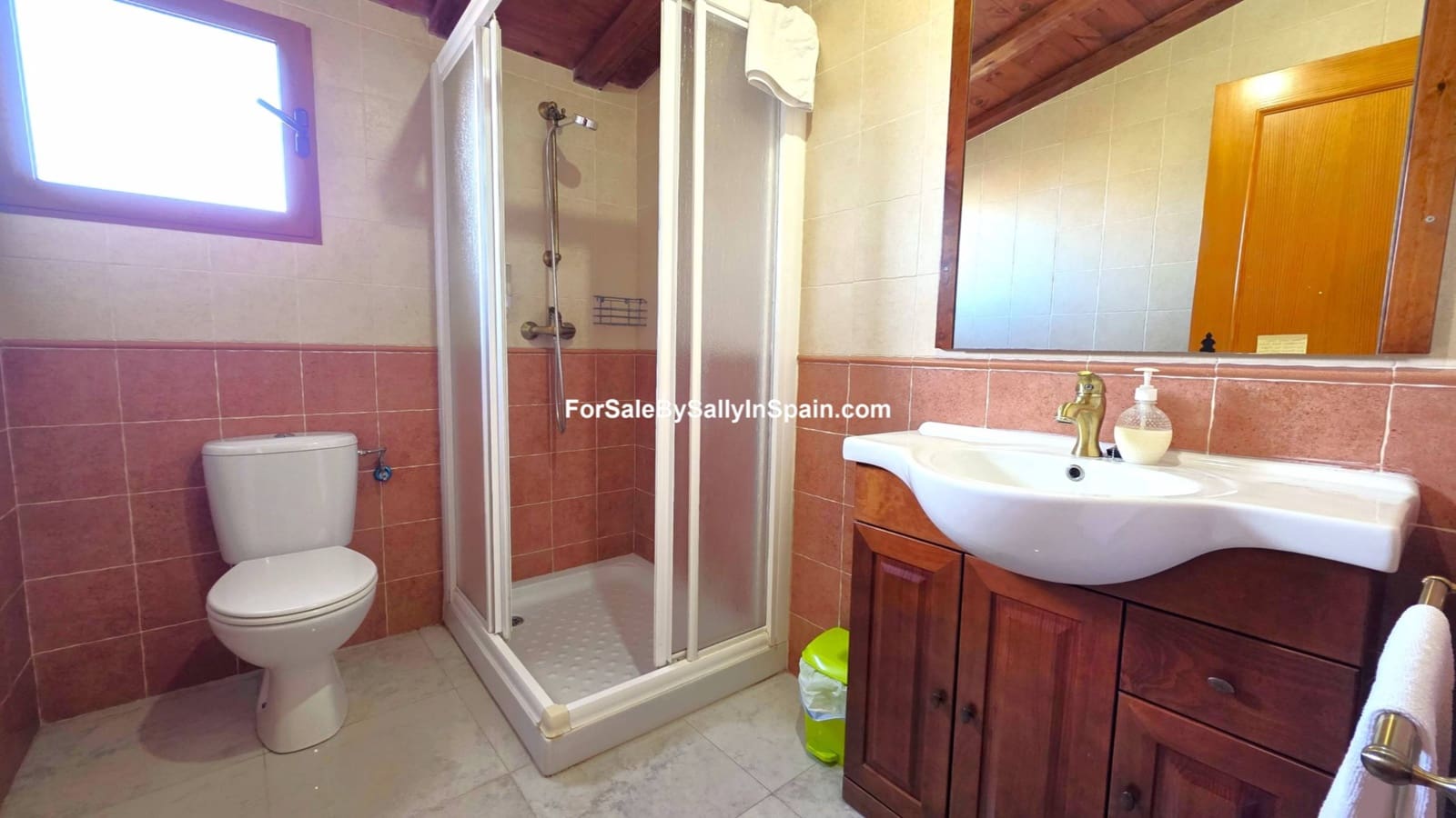 5 bedroom Townhouse for sale in Palomar with pool - € 249,000 (Ref: 9396804)