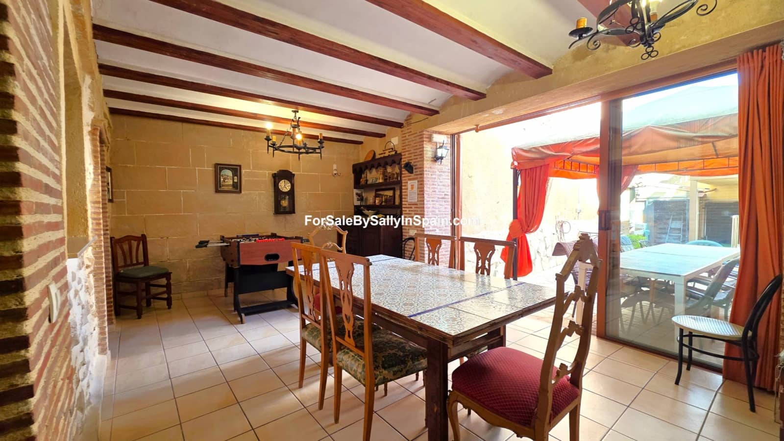 5 bedroom Townhouse for sale in Palomar with pool - € 249,000 (Ref: 9396804)