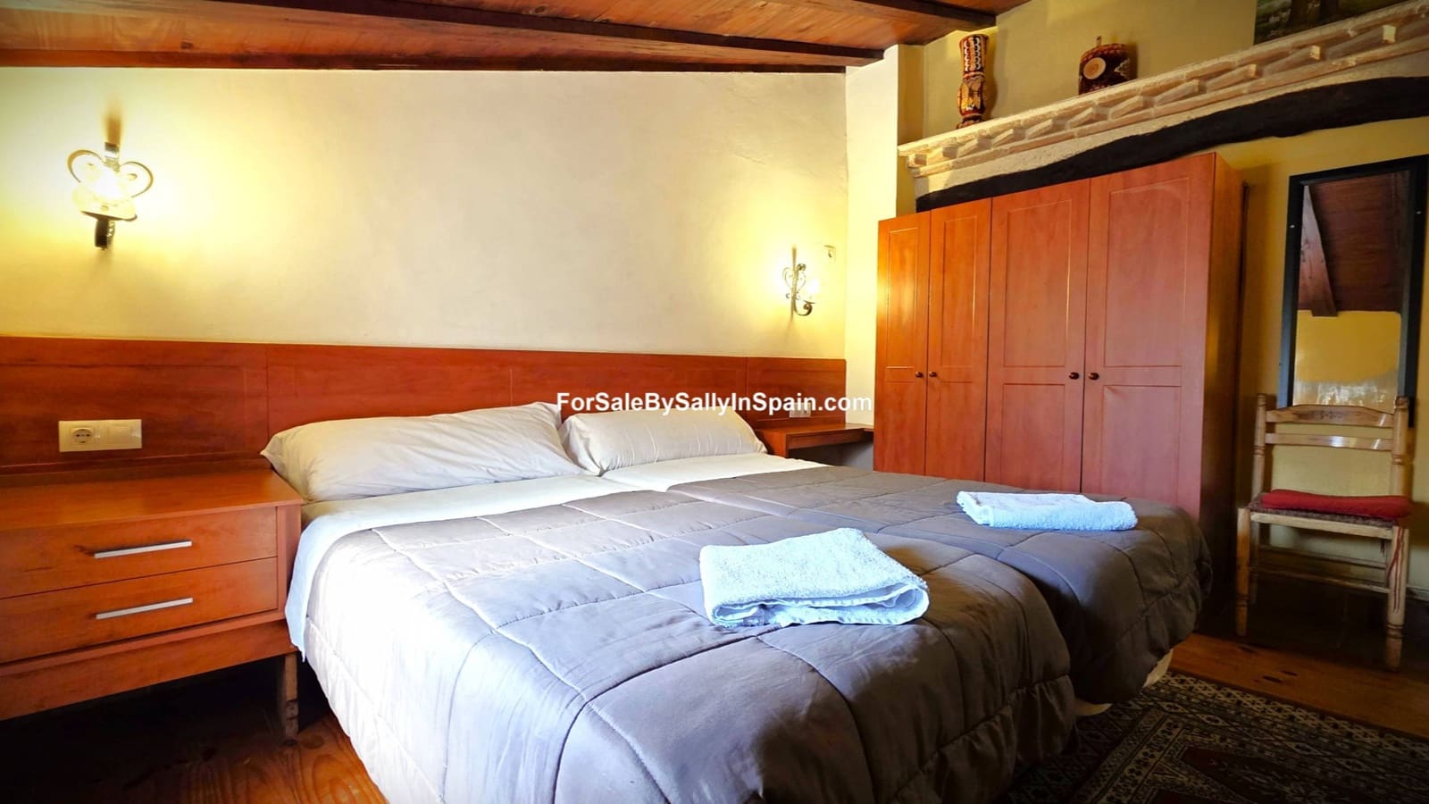 5 bedroom Townhouse for sale in Palomar with pool - € 249,000 (Ref: 9396804)