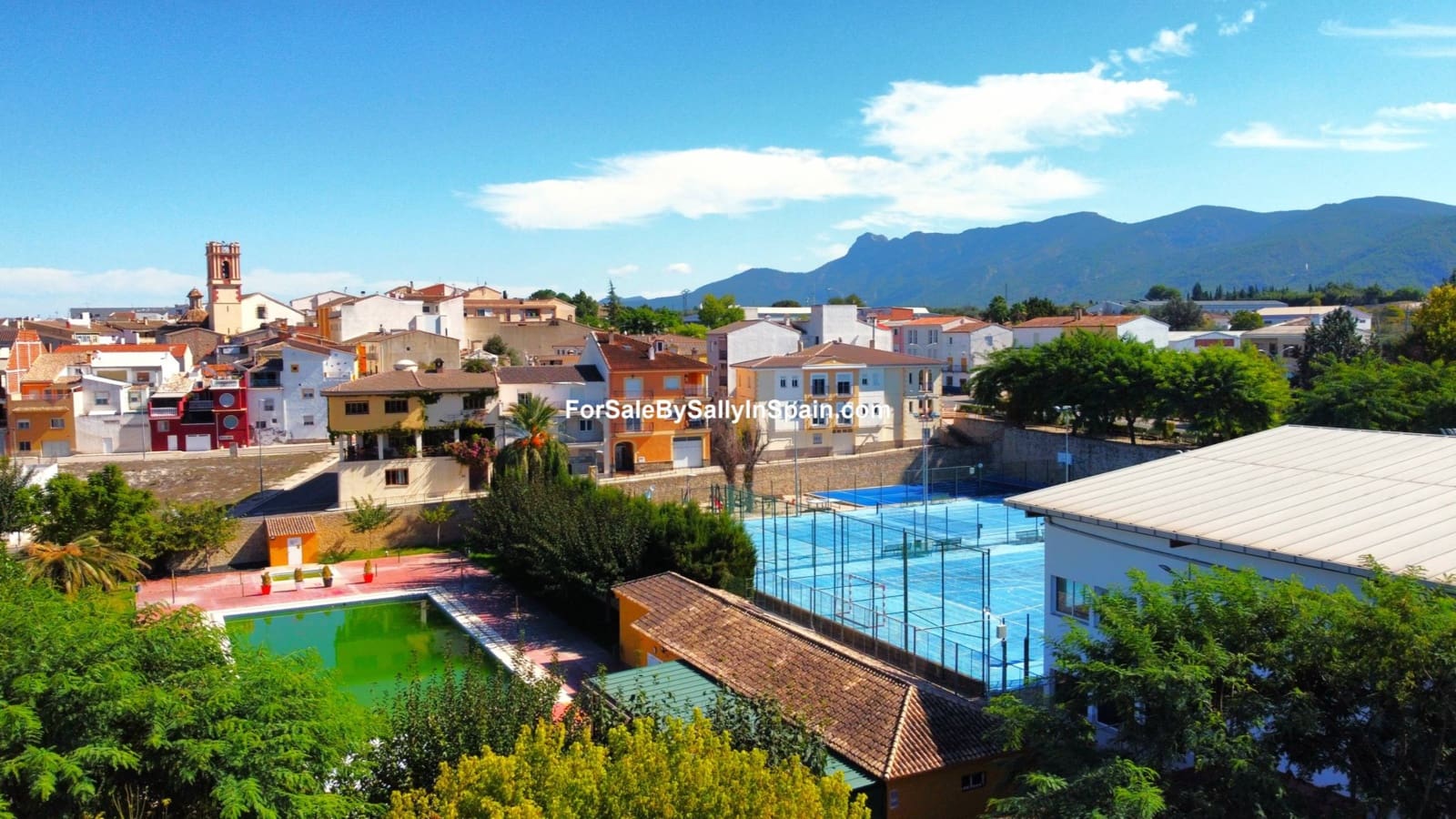 5 bedroom Townhouse for sale in Palomar with pool - € 249,000 (Ref: 9396804)