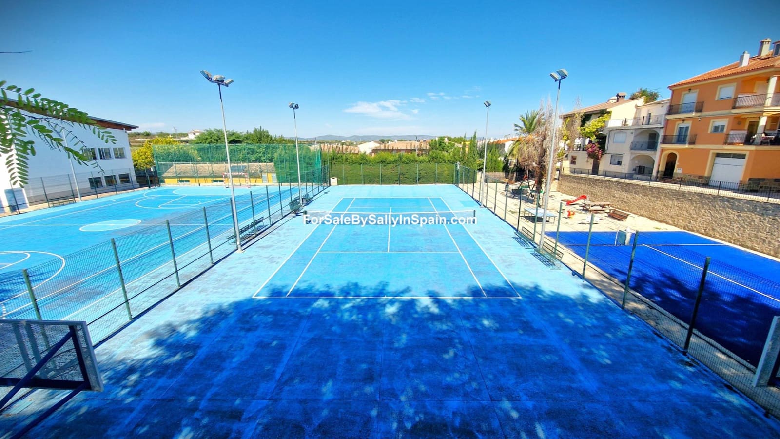 5 bedroom Townhouse for sale in Palomar with pool - € 249,000 (Ref: 9396804)