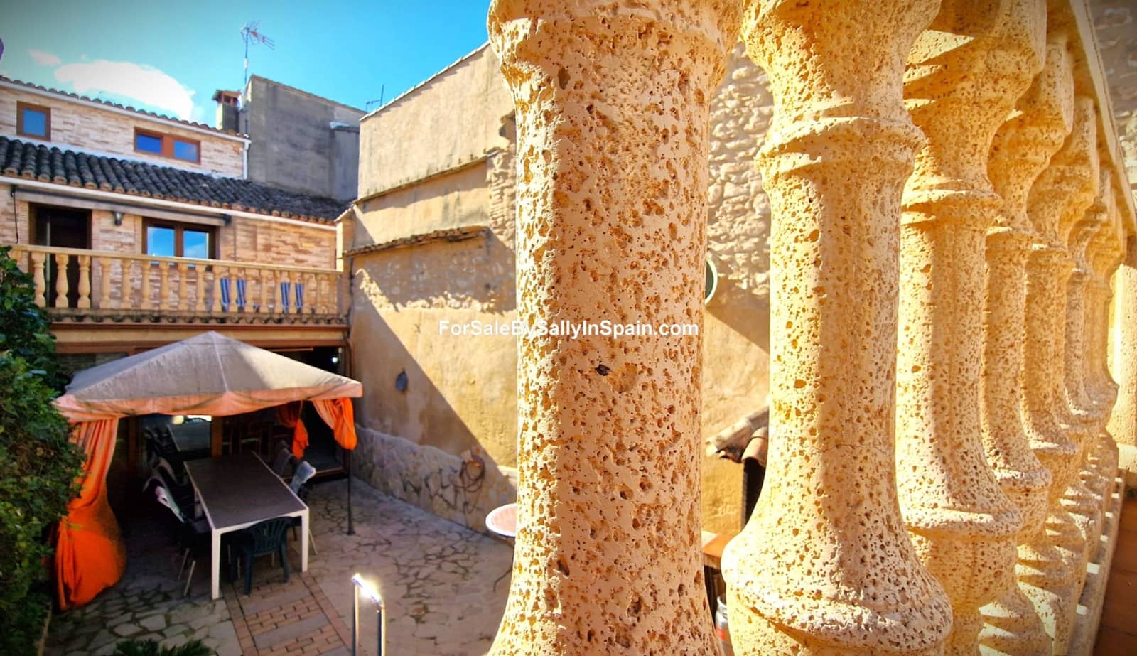 5 bedroom Townhouse for sale in Palomar with pool - € 249,000 (Ref: 9396804)