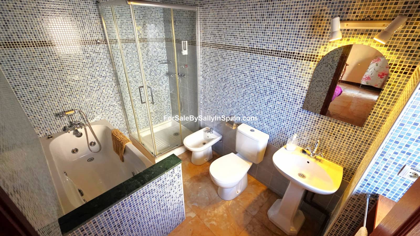 5 bedroom Townhouse for sale in Palomar with pool - € 249,000 (Ref: 9396804)