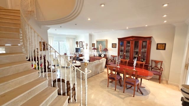 4 makuuhuone Omakotitalo myytävänä paikassa Palma de Gandía mukana 
autotalli - 330 000 € (Ref: 9471329)