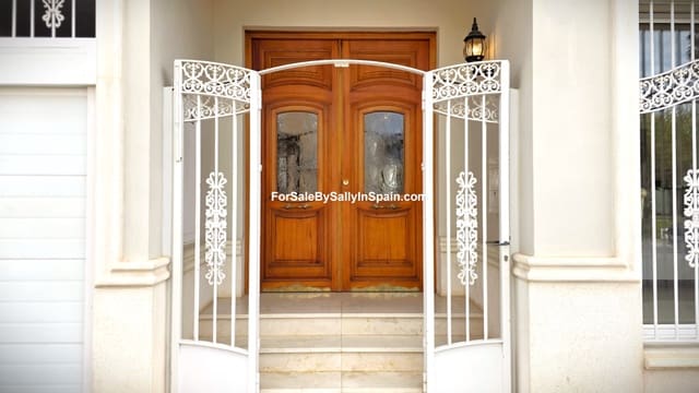 4 makuuhuone Omakotitalo myytävänä paikassa Palma de Gandía mukana 
autotalli - 330 000 € (Ref: 9471329)