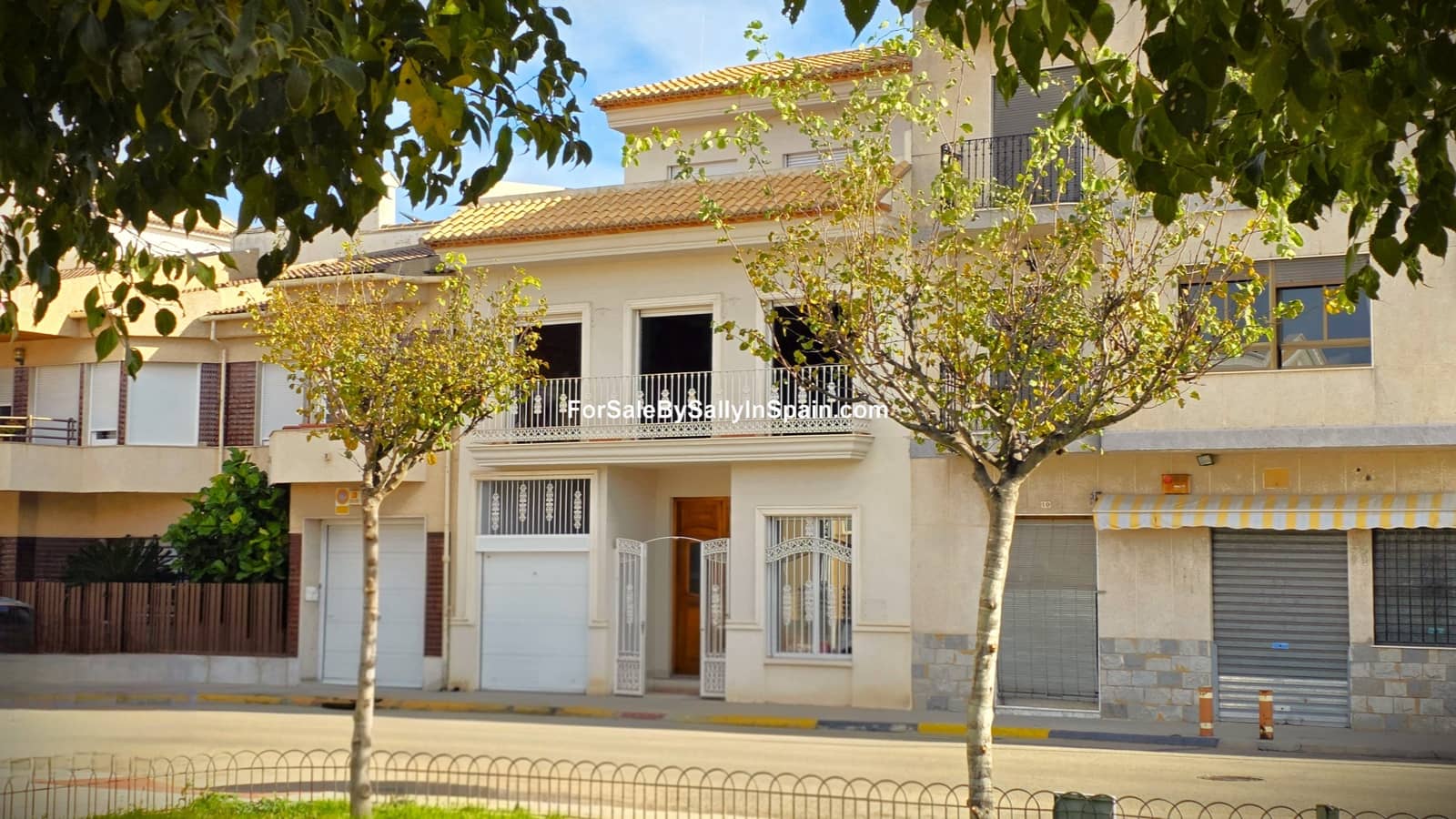 4 makuuhuone Omakotitalo myytävänä paikassa Palma de Gandia mukana 
autotalli - 330 000 € (Ref: 9471329)