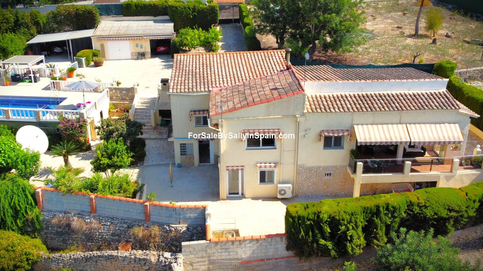 4 sypialnia Willa na sprzedaż w Beniganim z basenem garażem - 270 000 € (Ref: 9471520)