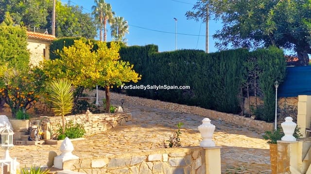 4 sypialnia Willa na sprzedaż w Benigánim z basenem garażem - 270 000 € (Ref: 9471520)