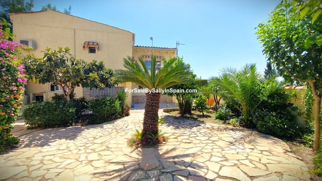 4 sypialnia Willa na sprzedaż w Benigánim z basenem garażem - 270 000 € (Ref: 9471520)