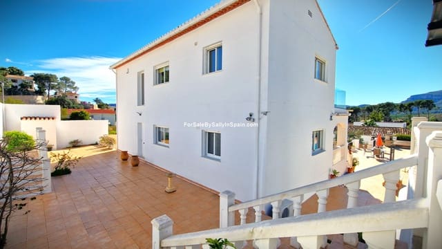 Chalet de 6 habitaciones en Gandia en venta con piscina garaje - 649.000 € (Ref: 9623182)