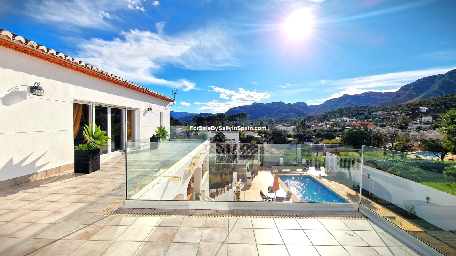Chalet de 6 habitaciones en Gandia en venta con piscina garaje - 649.000 € (Ref: 9623182)