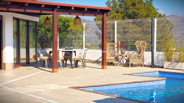 3 quarto Moradia para venda em Gandia com piscina garagem - 699 000 € (Ref: 9656611)