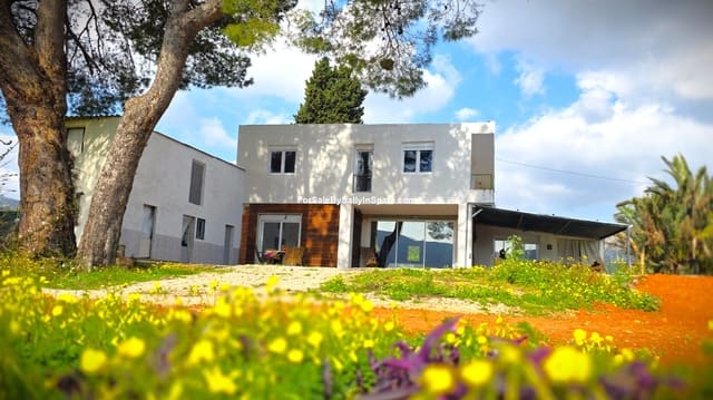 5 bedroom Villa for sale in Gandia with pool garage - € 450,000 (Ref: 9730580)