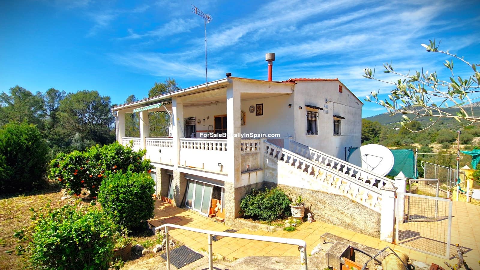 3 bedroom Villa for sale in Beniganim with pool garage - € 189,000 (Ref: 9733826)