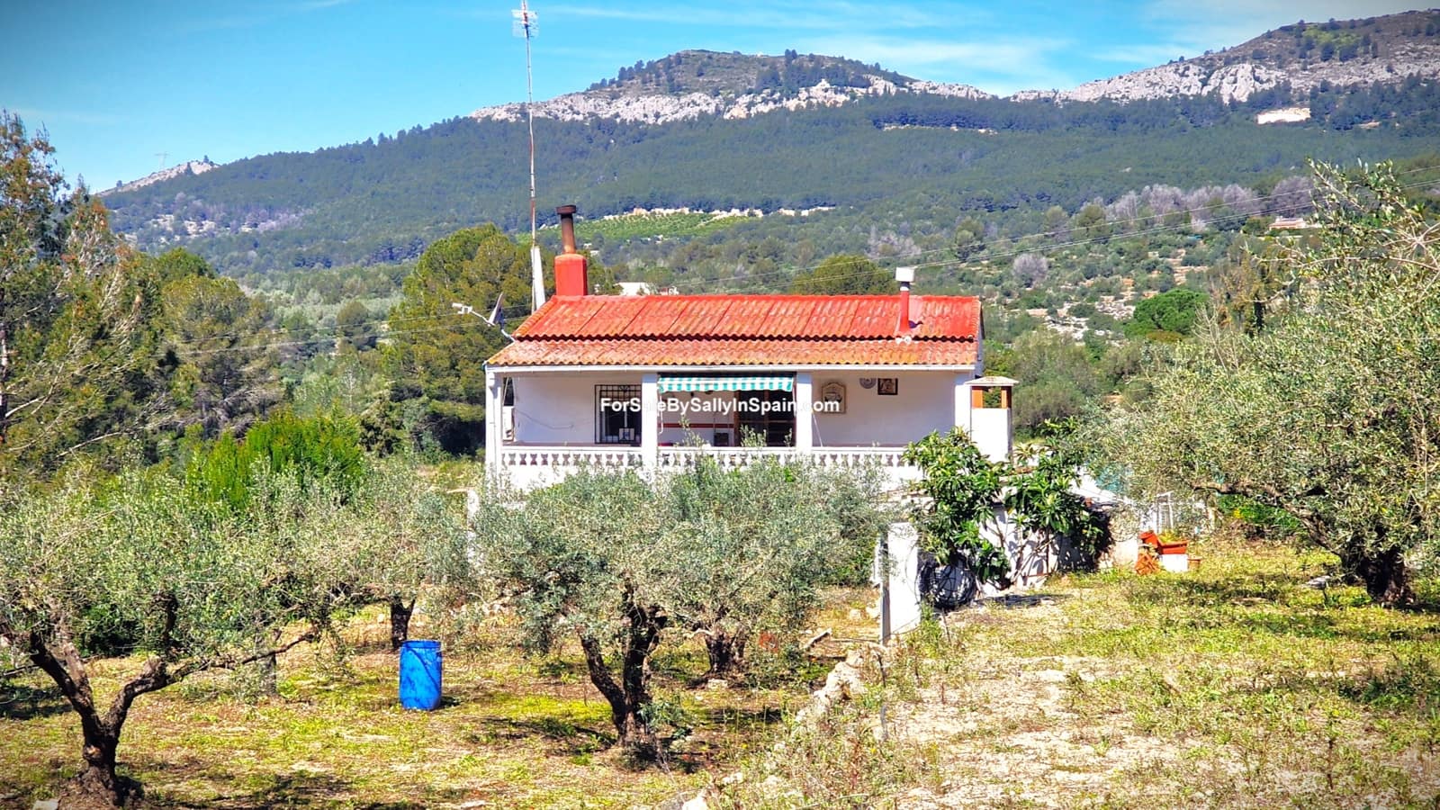 3 bedroom Villa for sale in Beniganim with pool garage - € 189,000 (Ref: 9733826)