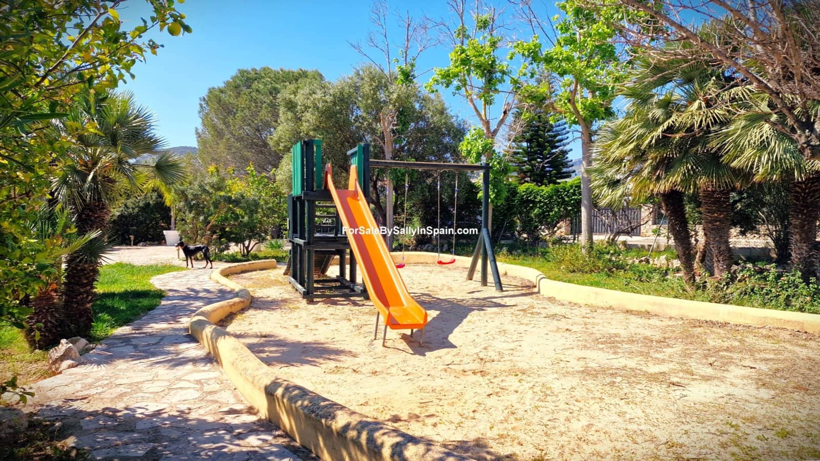 2 soveværelse Lejlighed til salg i Pego med swimmingpool garage - € 195.000 (Ref: 9805495)