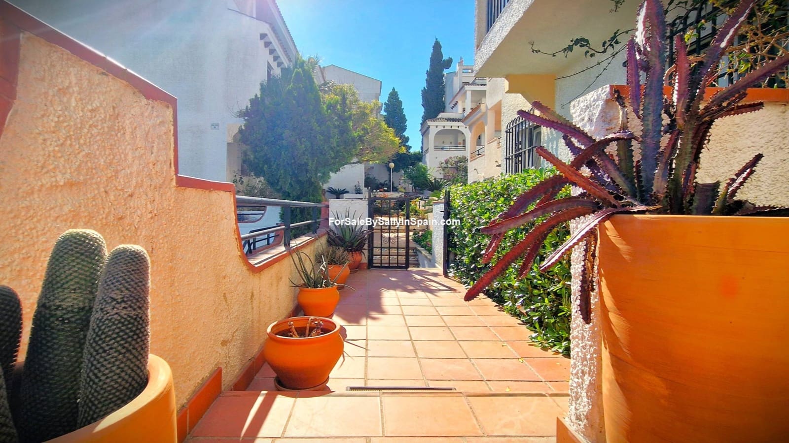 2 soveværelse Lejlighed til salg i Pego med swimmingpool garage - € 195.000 (Ref: 9805495)