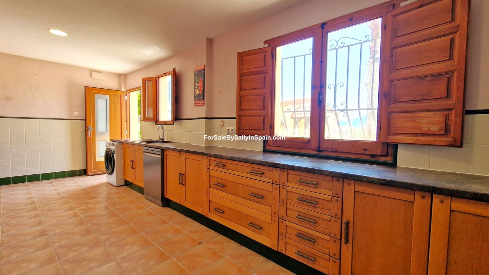 7 bedroom Villa for sale in Beniganim with pool garage - € 475,000 (Ref: 9820724)