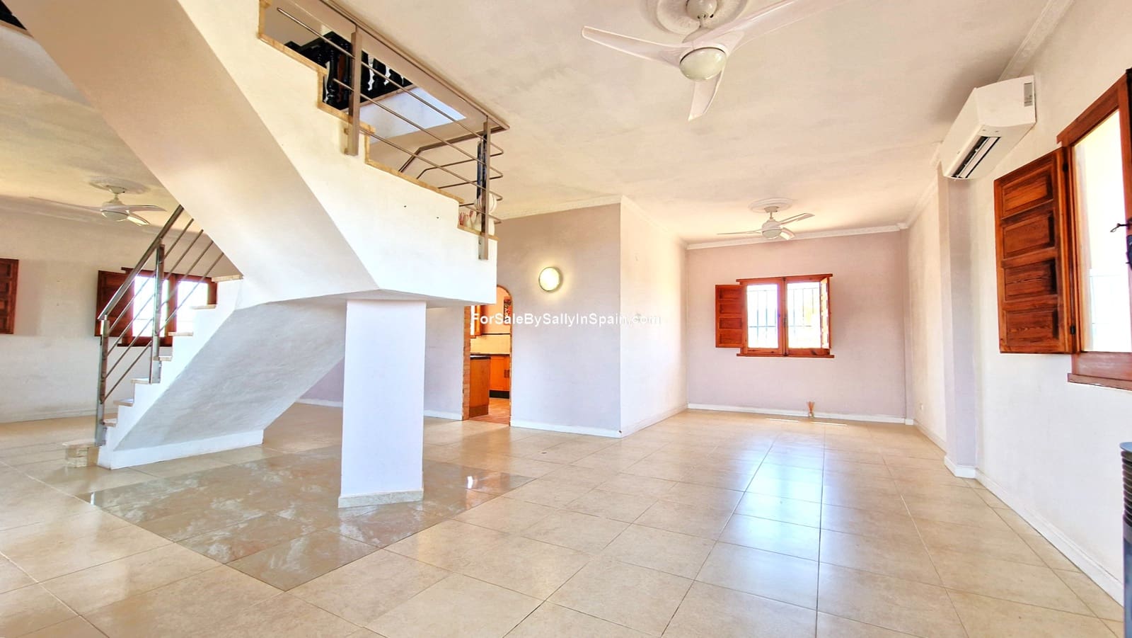 7 bedroom Villa for sale in Beniganim with pool garage - € 475,000 (Ref: 9820724)